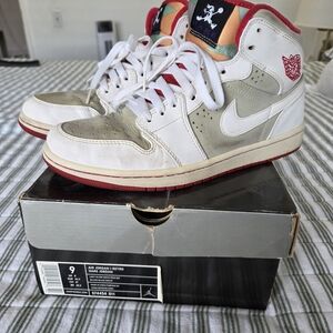 Air Jordan 1 Retro High Sneakers Size 9